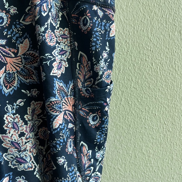 J. Jill fit performance floral print leggings - Picture 4 of 7